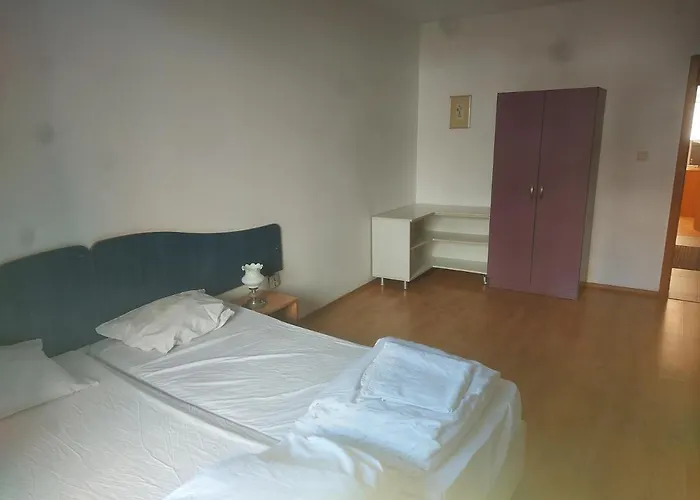 And 1bedroom - Economy